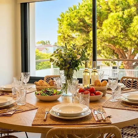 Lägenhet La Pedra 300 Meters From The Pool Full Actualized Design Garden Renewed On April 26 Sitges